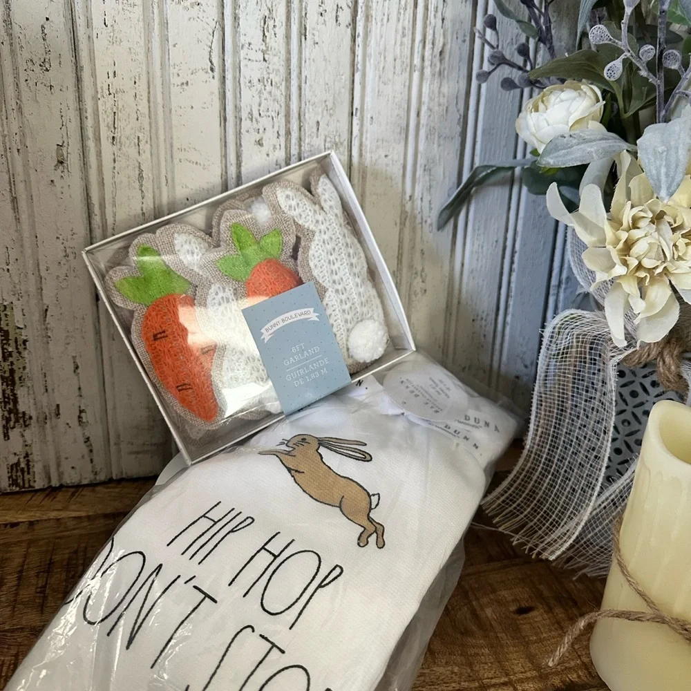 Bunny Boulevard “Bunnies & Carrots” 6ft Garland ONLY
